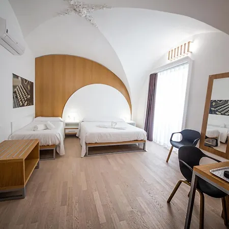 Πανσιόν The Uncle's House 2*